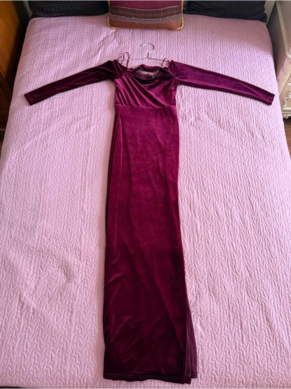 Women’s Long Velvet Burgundy Dress